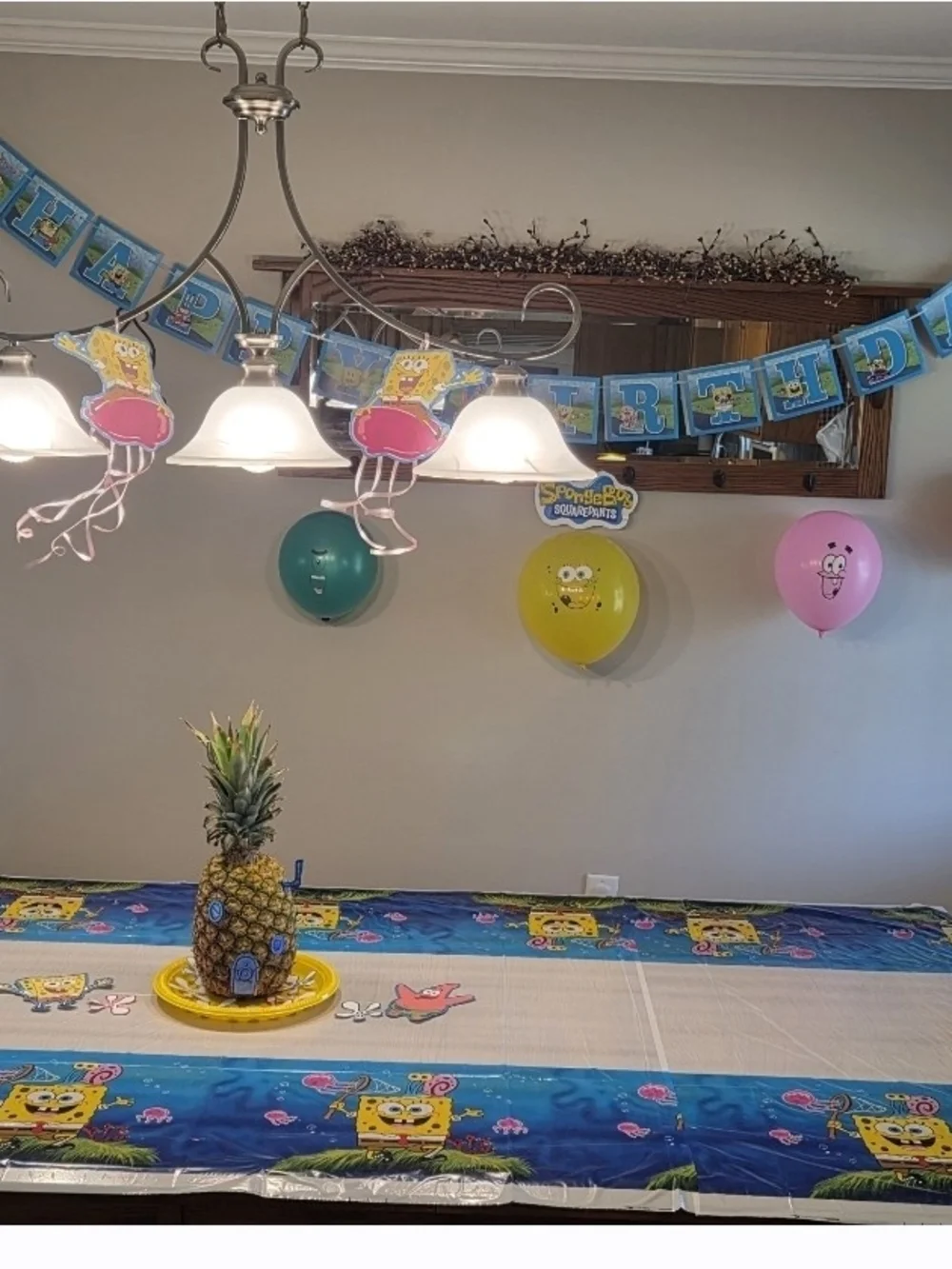 SpongeBob SquarePants Party Decor Kit - Yellow